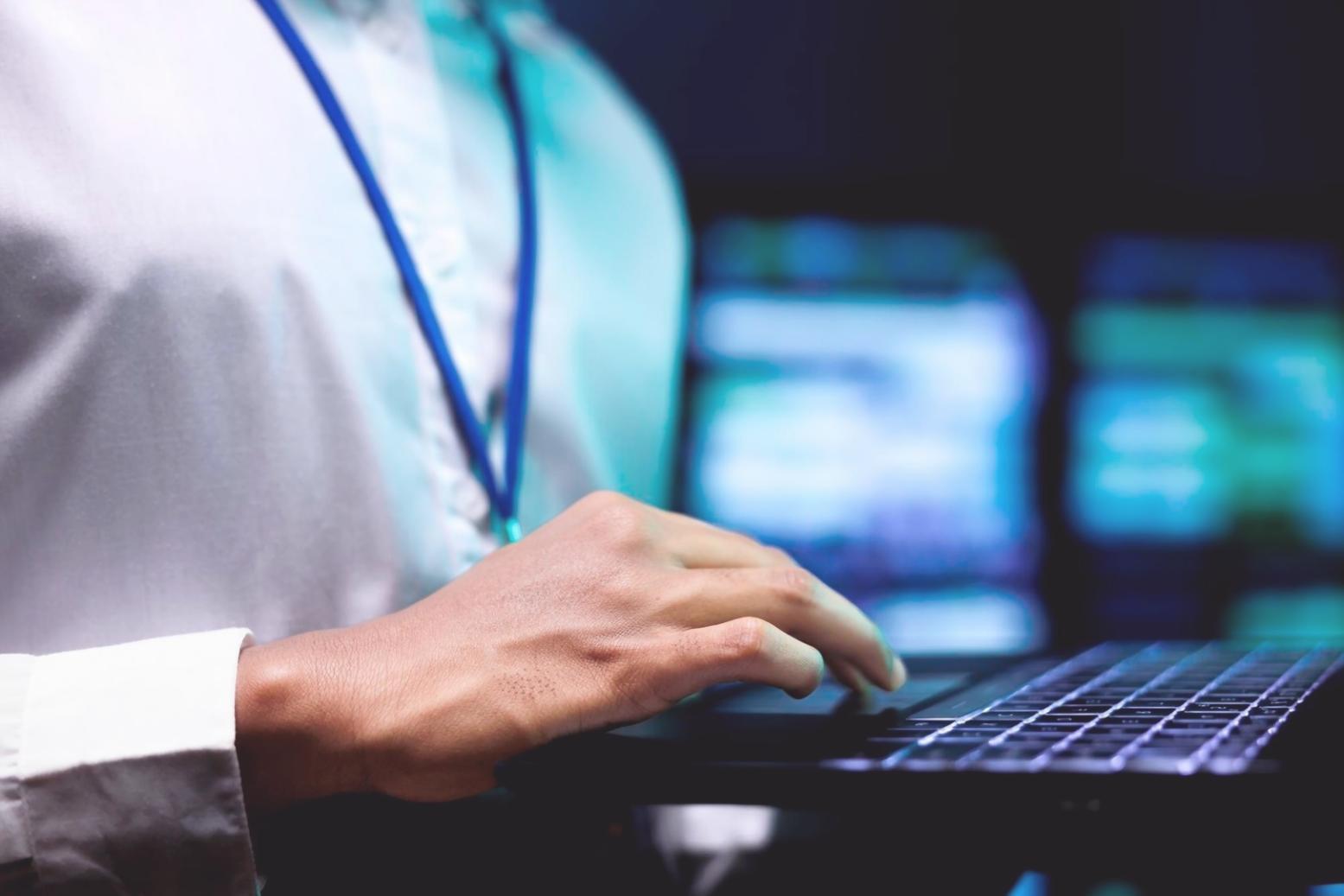 Team-Meeting im quantviaex Studio mit kreativer Atmosphäre